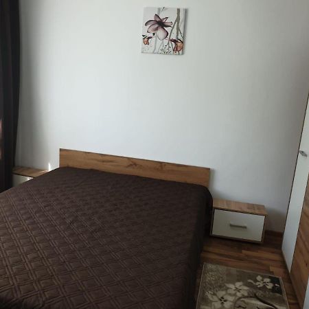 Cazare Apartament Cu 2 Camere Nehoiu Exteriér fotografie