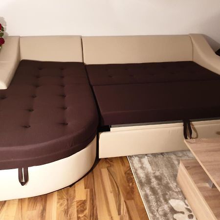 Cazare Apartament Cu 2 Camere Nehoiu Exteriér fotografie