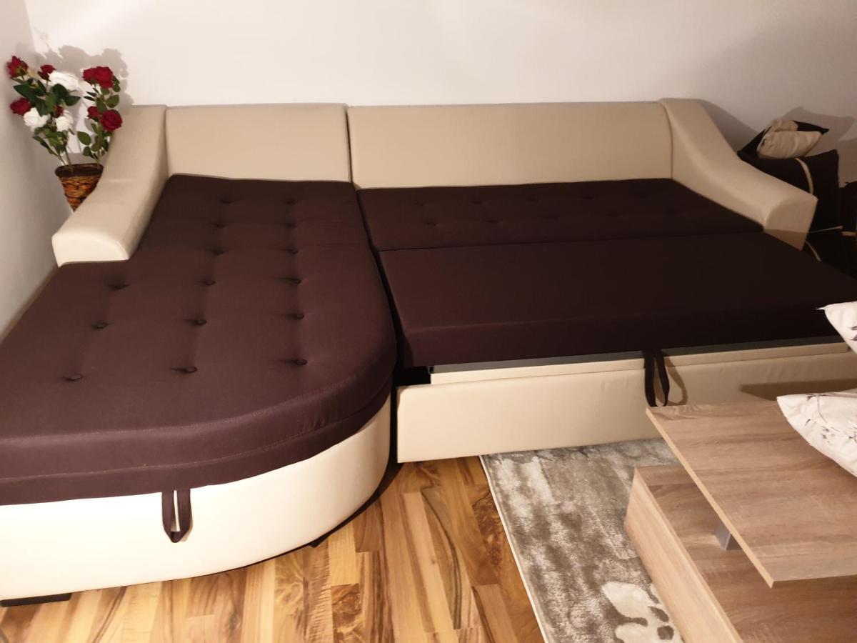 Cazare Apartament Cu 2 Camere Nehoiu Exteriér fotografie