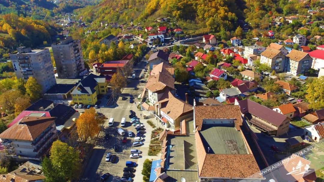 Cazare Apartament Cu 2 Camere Nehoiu Exteriér fotografie