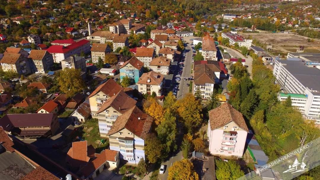 Cazare Apartament Cu 2 Camere Nehoiu Exteriér fotografie